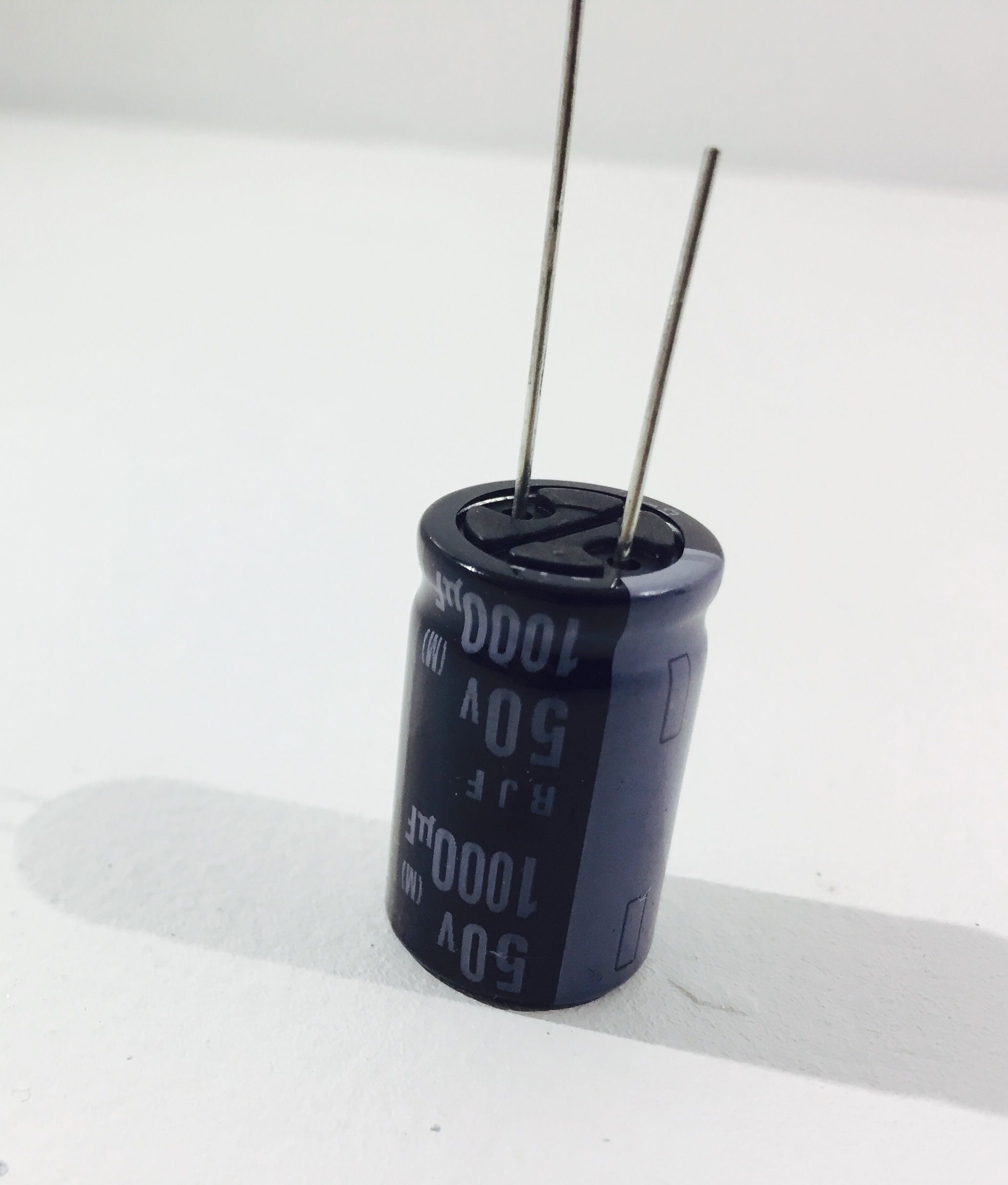 5x ELKO 1000&micro;F / 50V (&Oslash; 13 h=26mm) Elektrolyt Kondensator radial